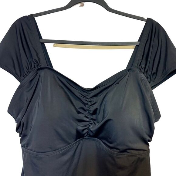 Torrid Black Wireless Ruched Cap Sleeve One Piece Swimsuit Size: 3 3XL - Picture 13 of 15